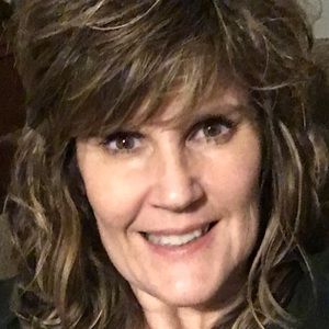 Meet your Posher, Lorie